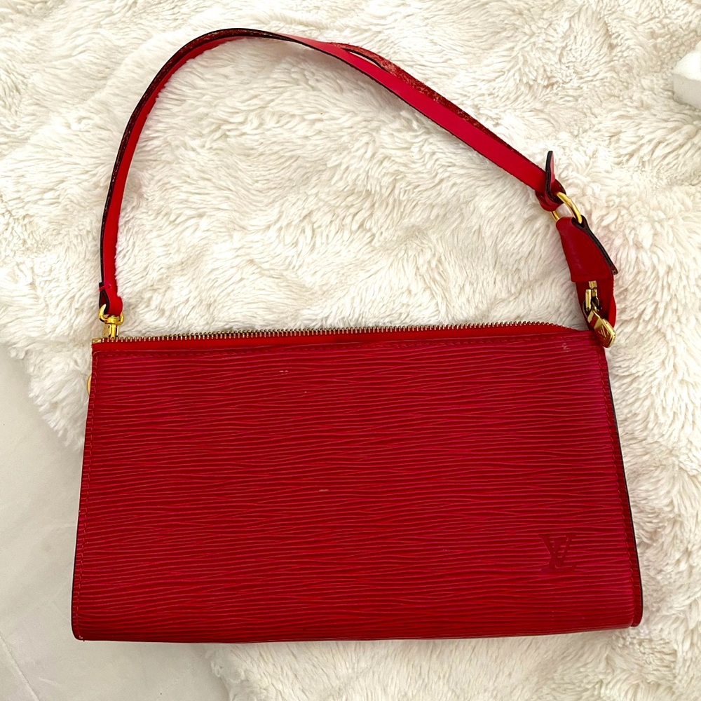 LOUIS VUITTON Red Epi Leather Pochette